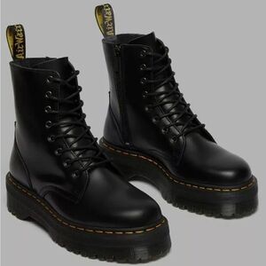 Dr. Martens Jadon Boot Platform. Size 5 M, Size 7 W unisex. Hardly worn.